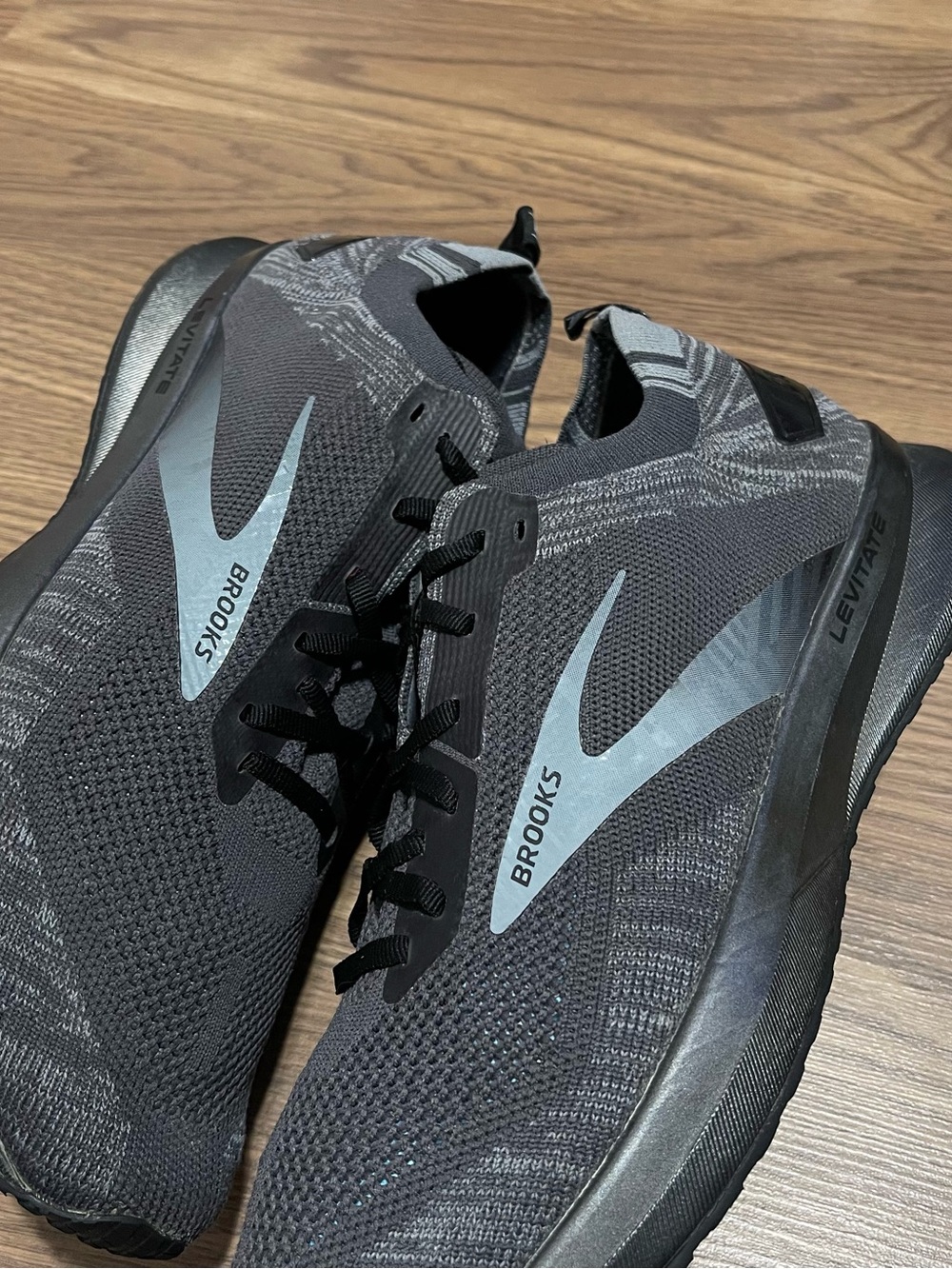 Men’s Brooks Gray Levitate 4 black grey - 1103451D095 -  Running Shoes Size 12